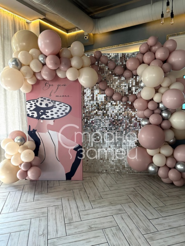 fotozona-dlya-prazdnika-shlyapa Фотозона «Всё дело в шляпе» для юбилея или свадьбы, Нижний Новгород